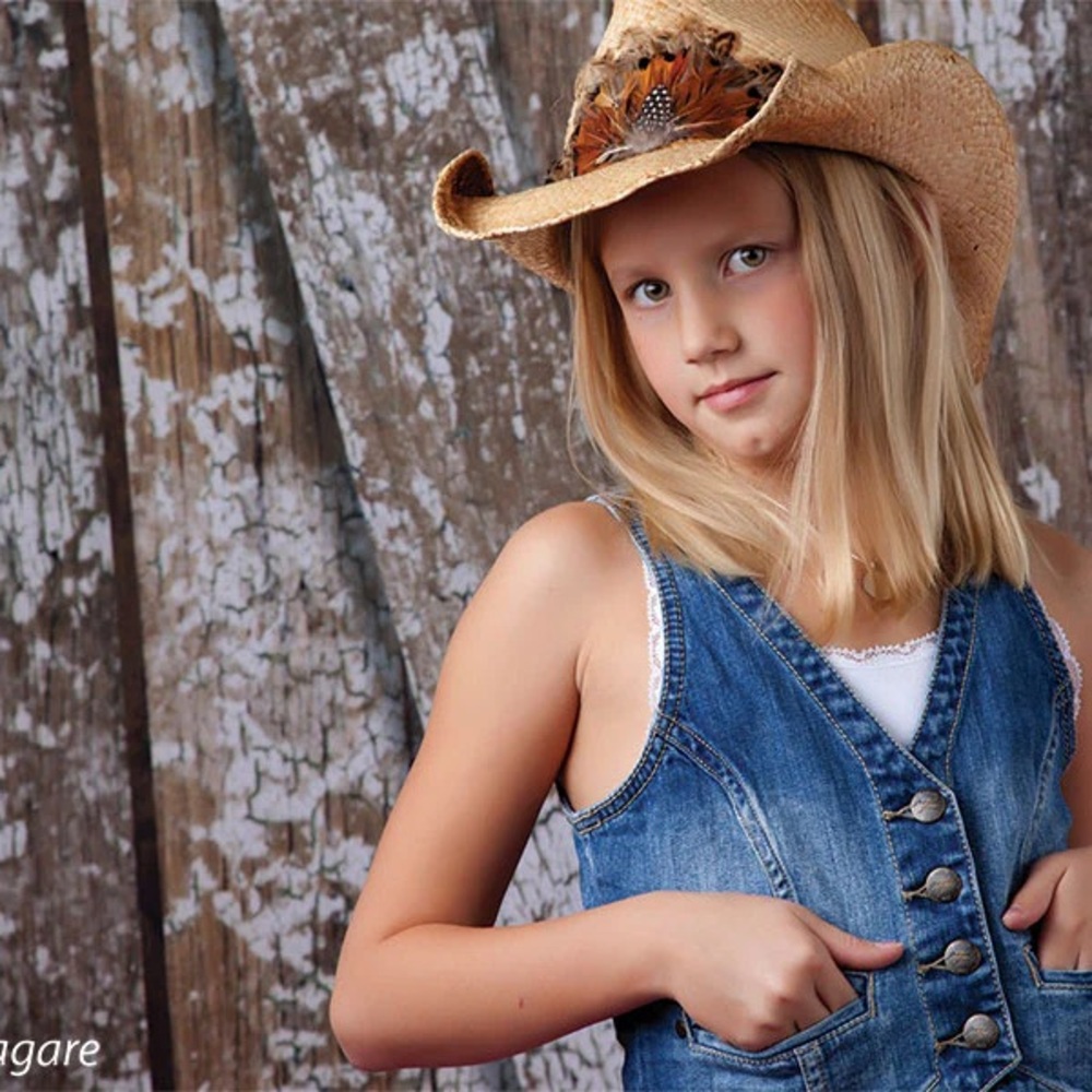 Neglected Rustic Barn Door Photography Backdrop 8x8 - Picture 5 of 11